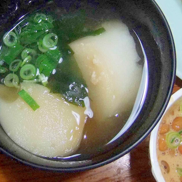 もち麩とワカメのお味噌汁